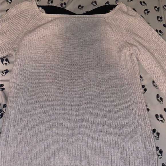 Women’s small sweater - Picture 2 of 4